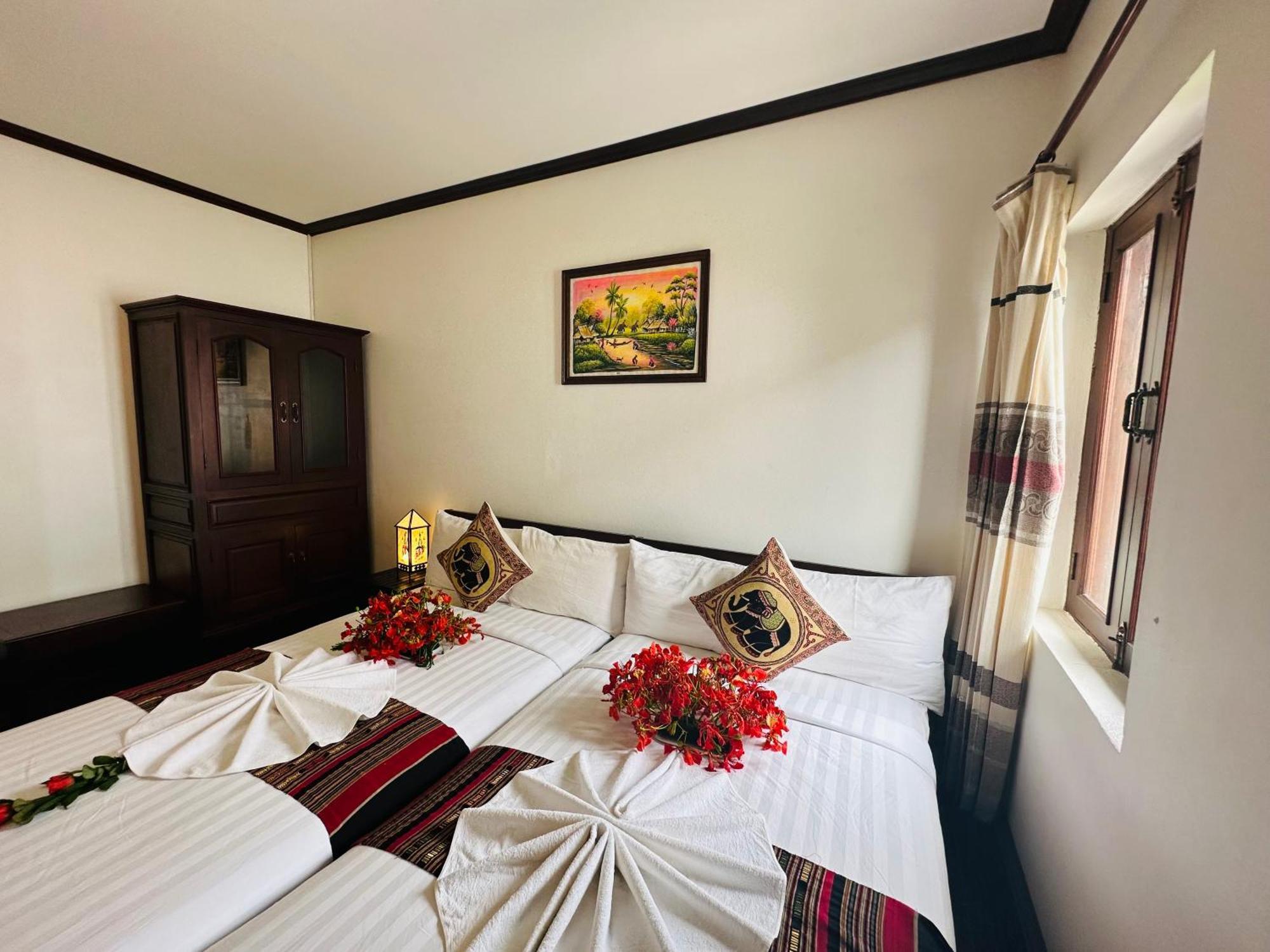 Thatsaphone Hotel Luang Prabang Bagian luar foto