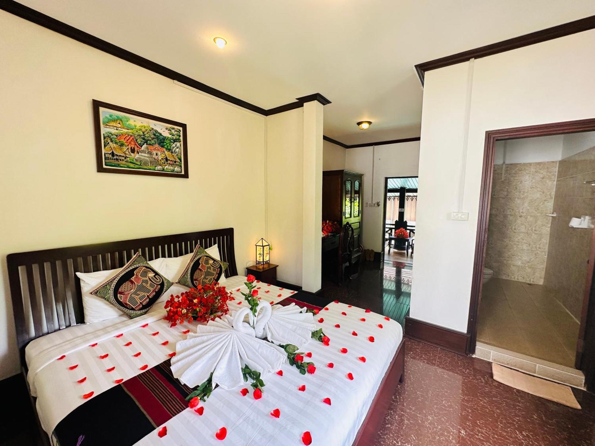 Thatsaphone Hotel Luang Prabang Bagian luar foto