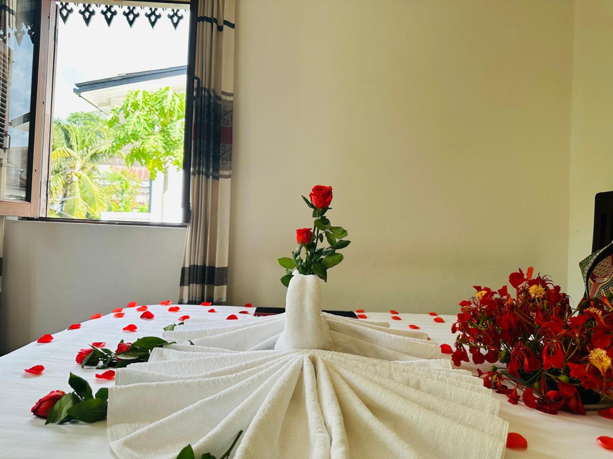 Thatsaphone Hotel Luang Prabang Bagian luar foto