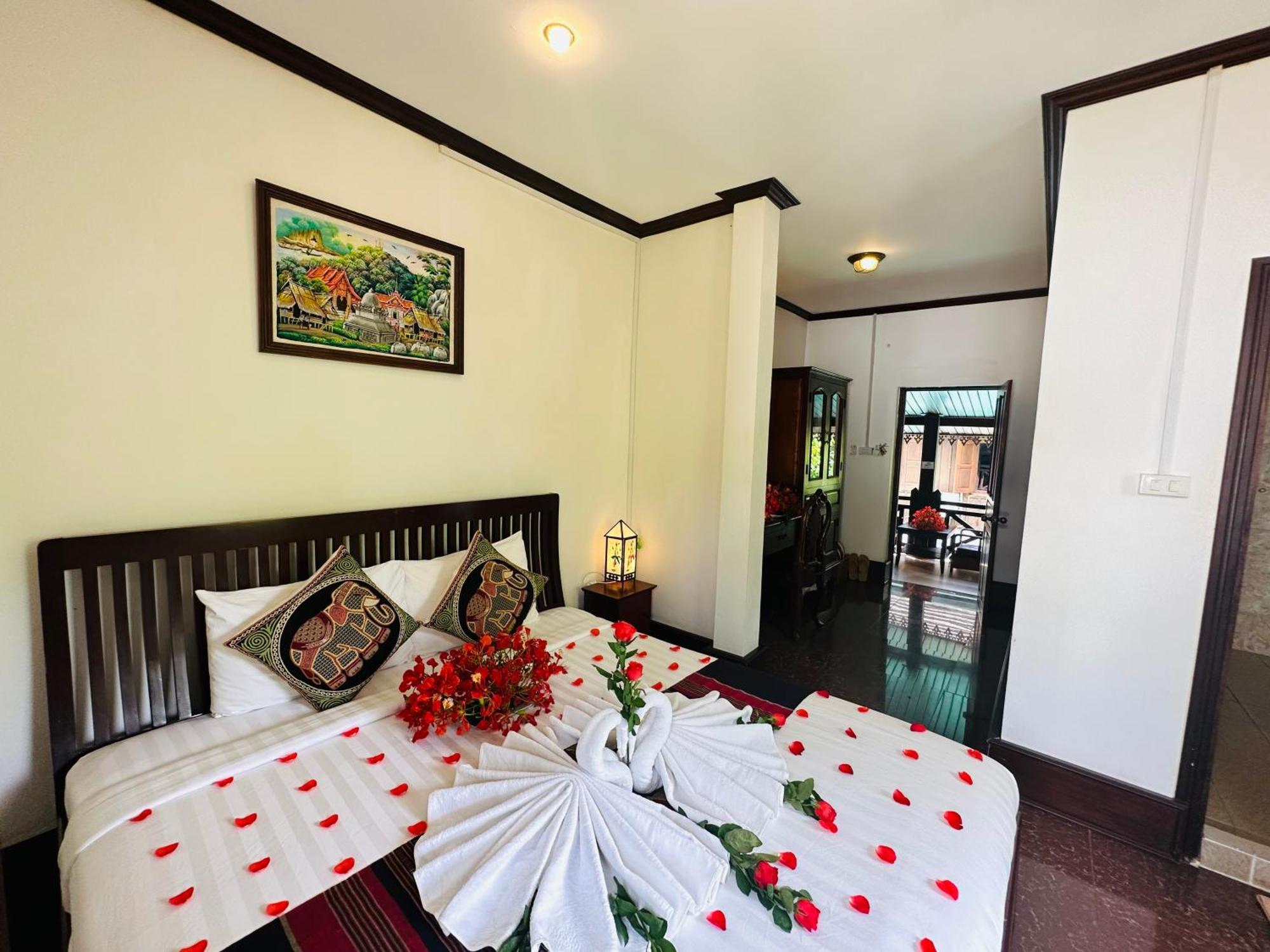Thatsaphone Hotel Luang Prabang Bagian luar foto