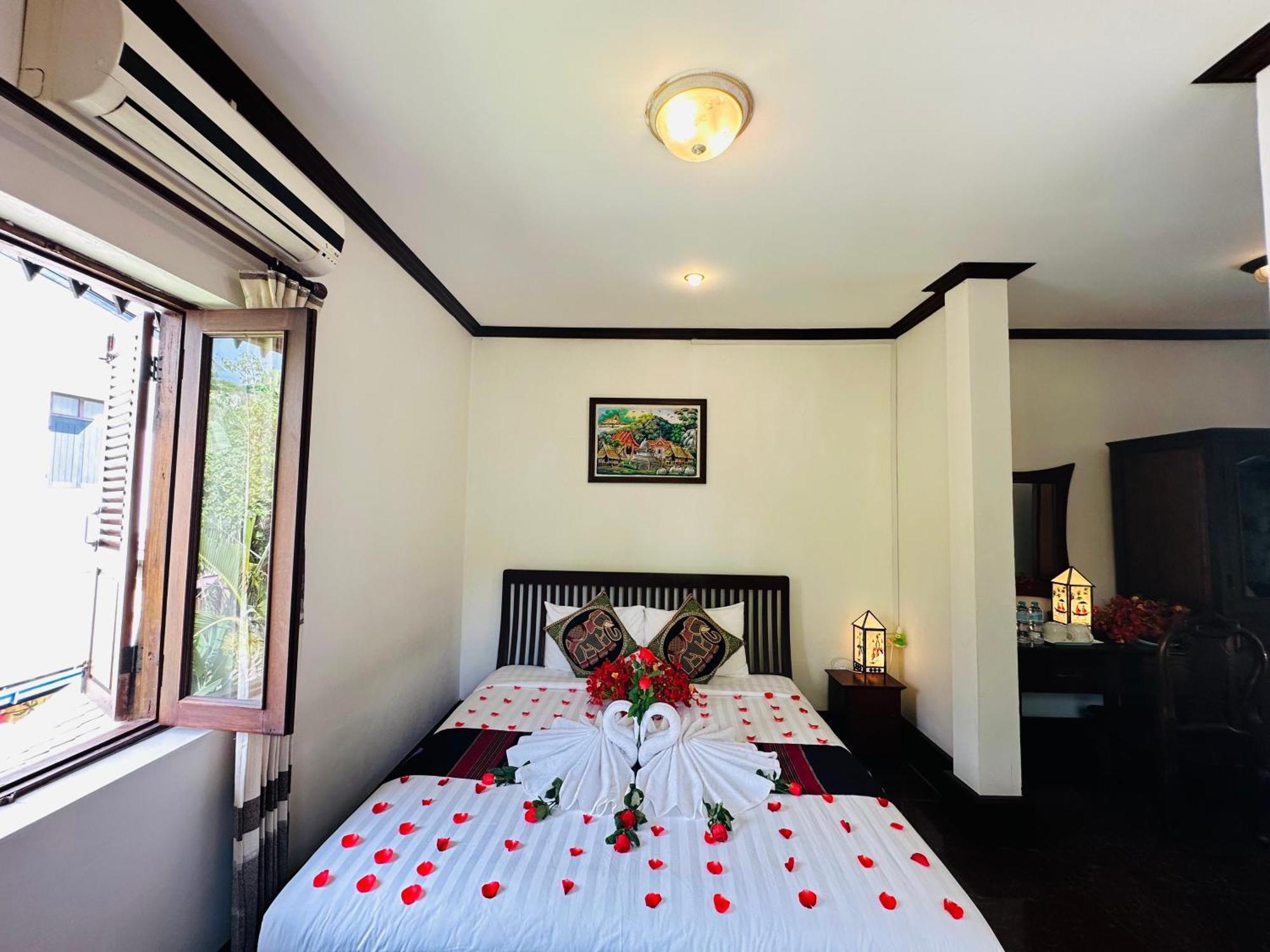 Thatsaphone Hotel Luang Prabang Bagian luar foto