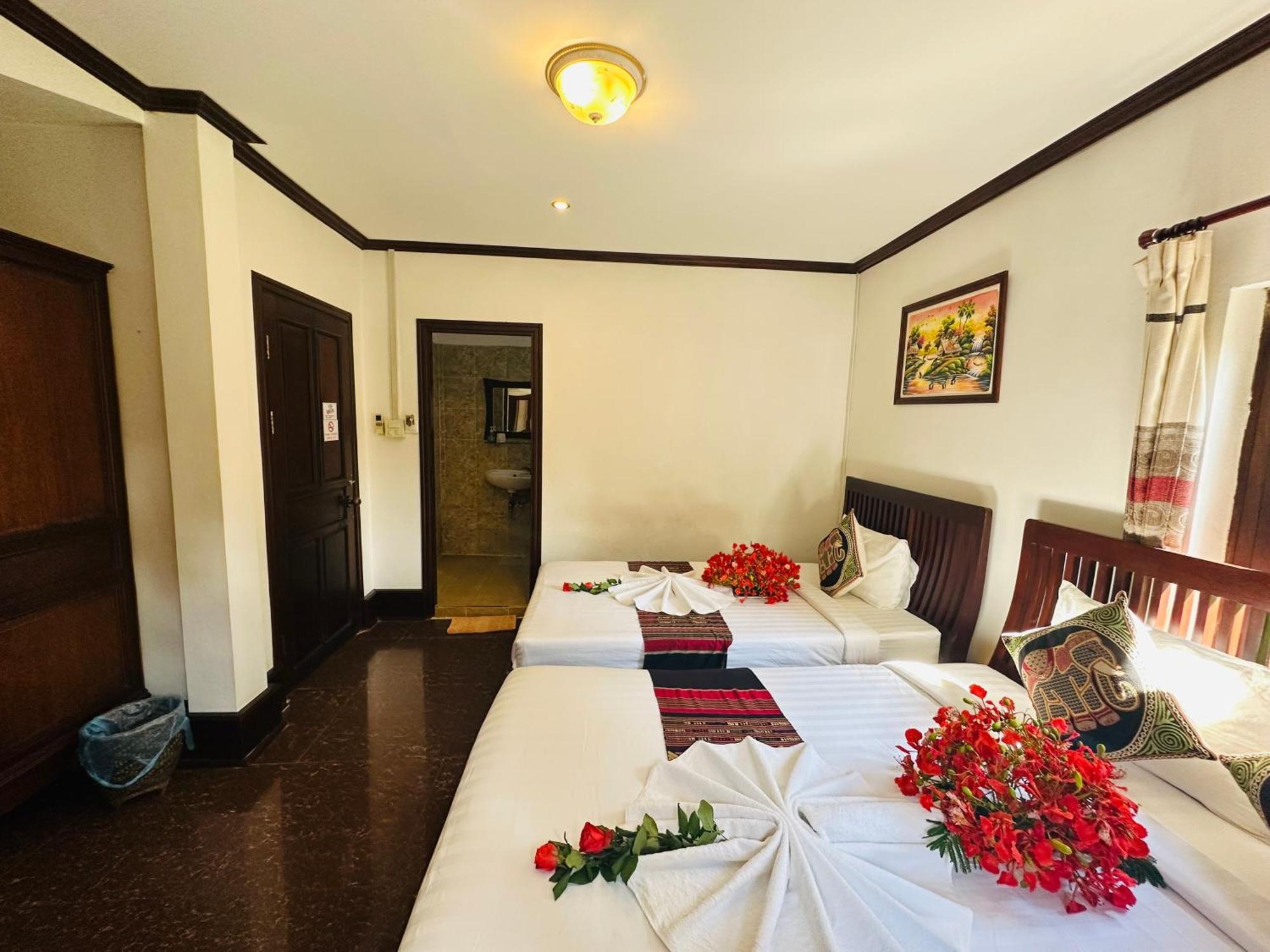 Thatsaphone Hotel Luang Prabang Bagian luar foto