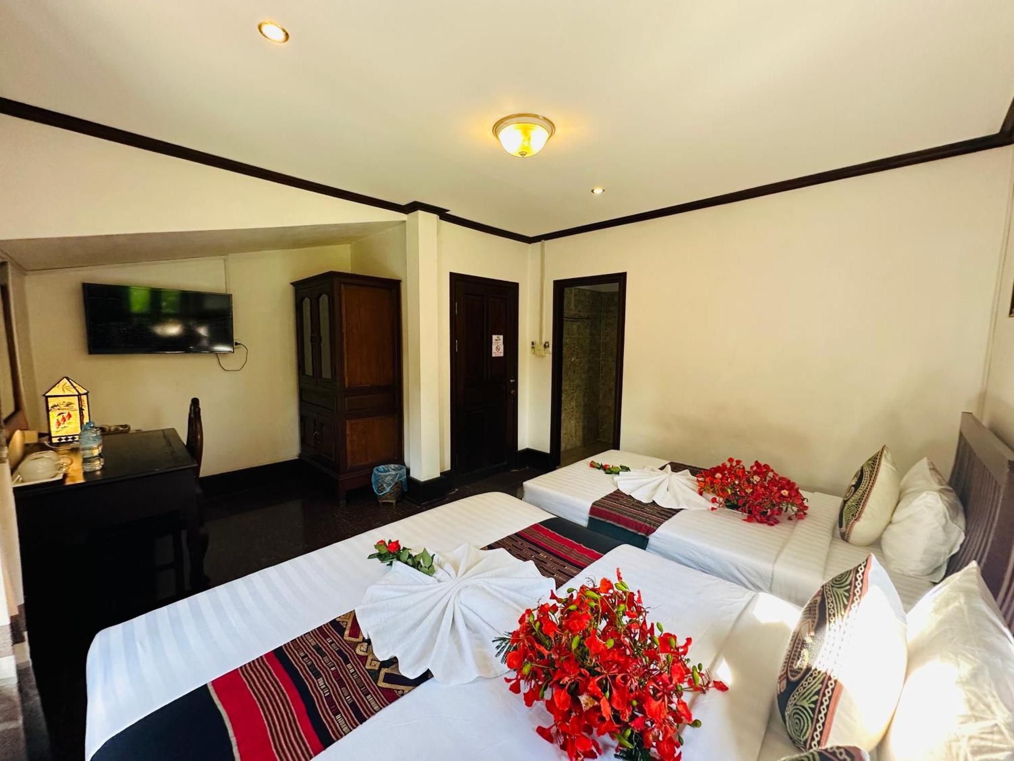 Thatsaphone Hotel Luang Prabang Bagian luar foto