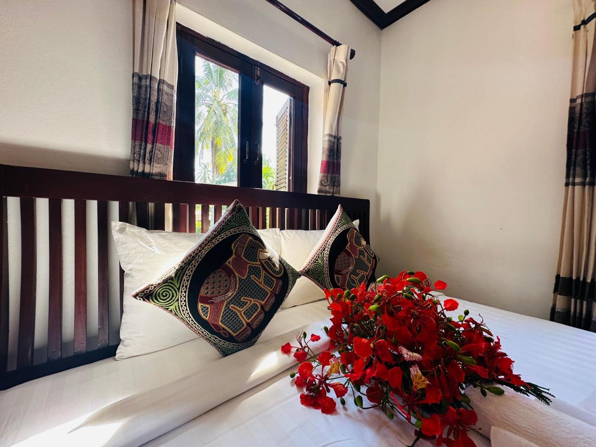 Thatsaphone Hotel Luang Prabang Bagian luar foto