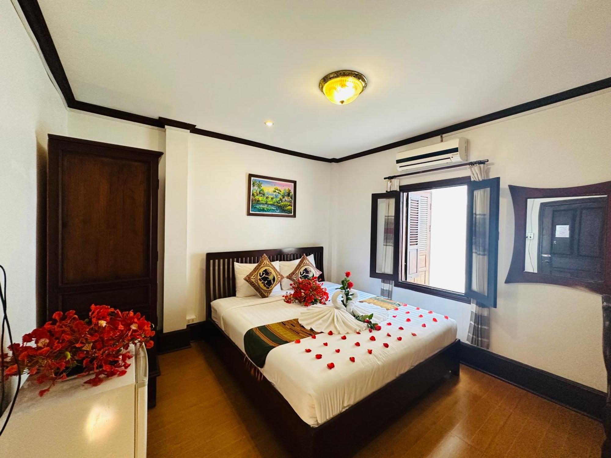 Thatsaphone Hotel Luang Prabang Bagian luar foto