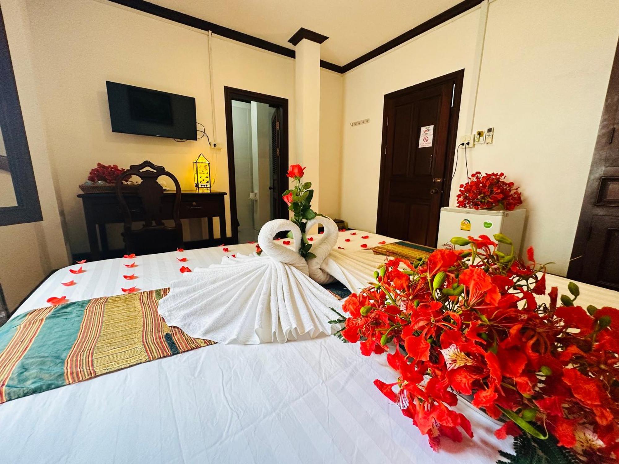 Thatsaphone Hotel Luang Prabang Bagian luar foto