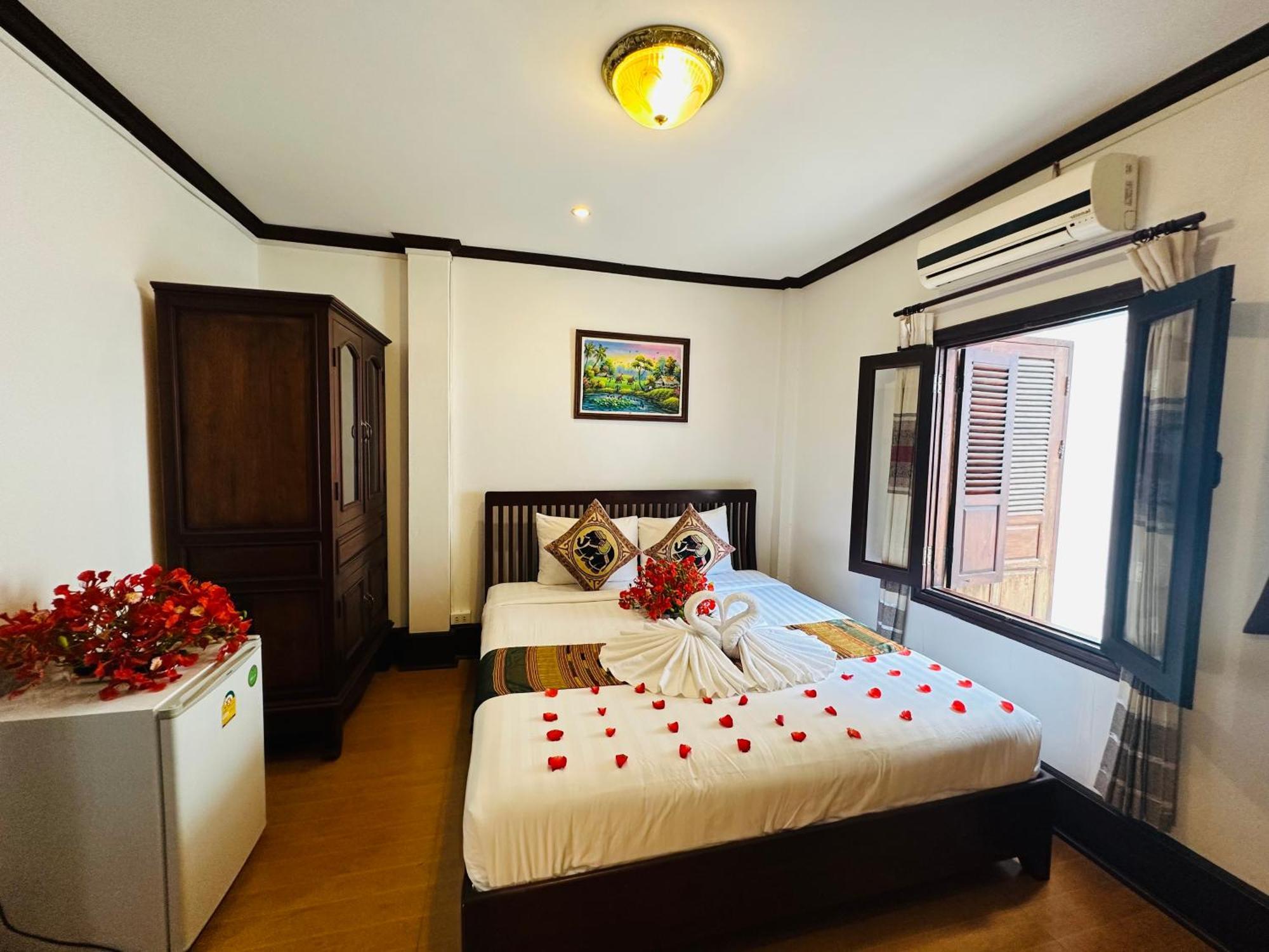 Thatsaphone Hotel Luang Prabang Bagian luar foto