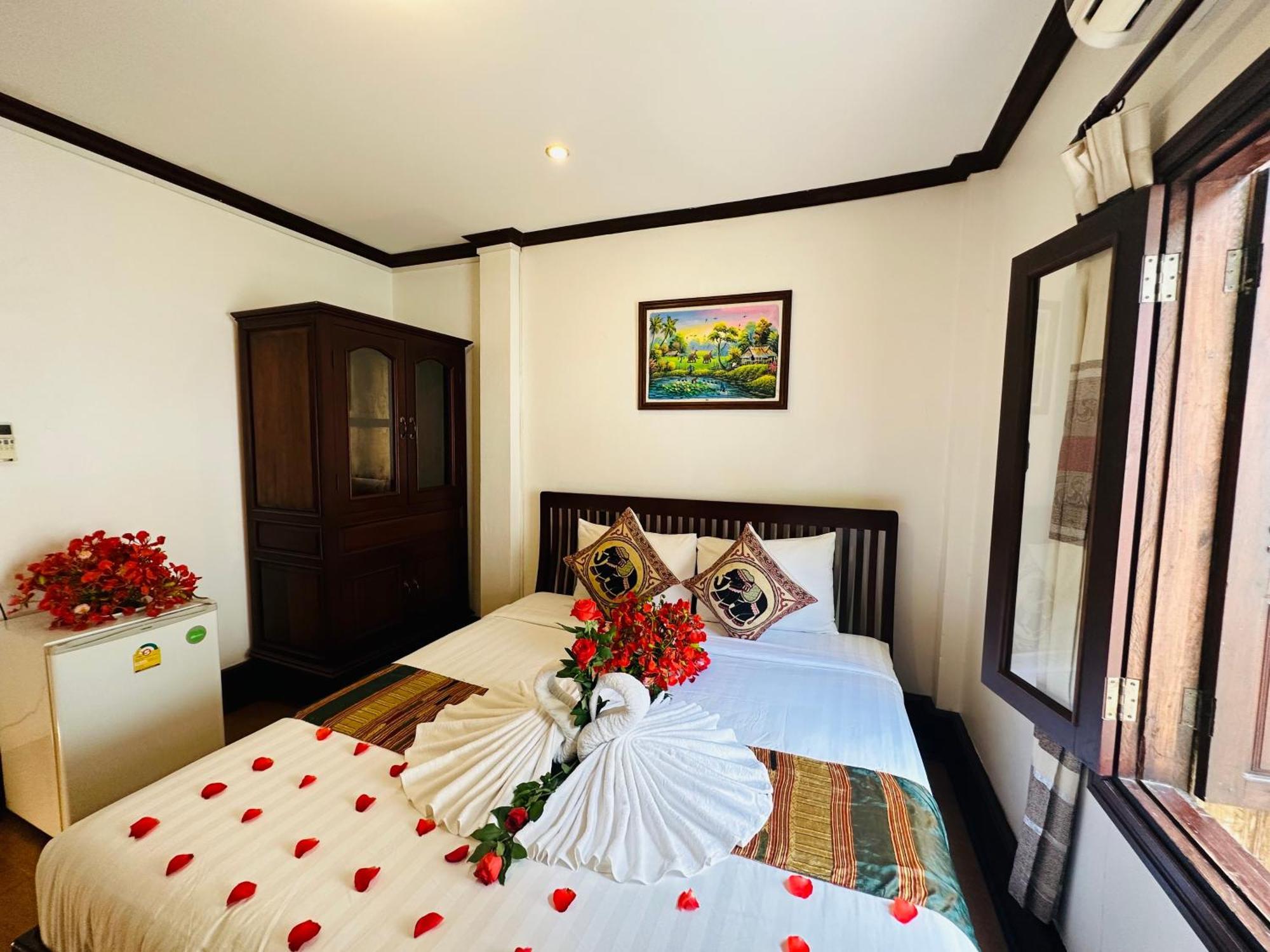 Thatsaphone Hotel Luang Prabang Bagian luar foto