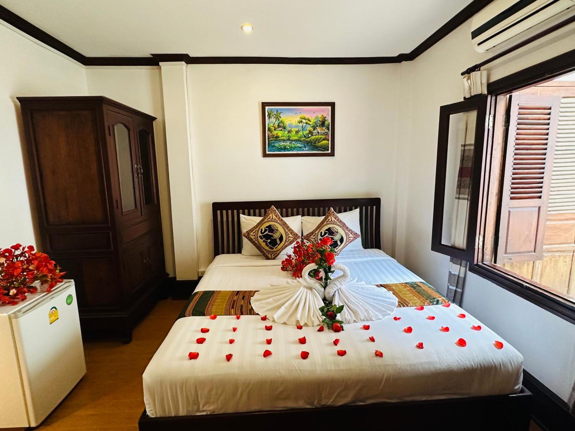 Thatsaphone Hotel Luang Prabang Bagian luar foto