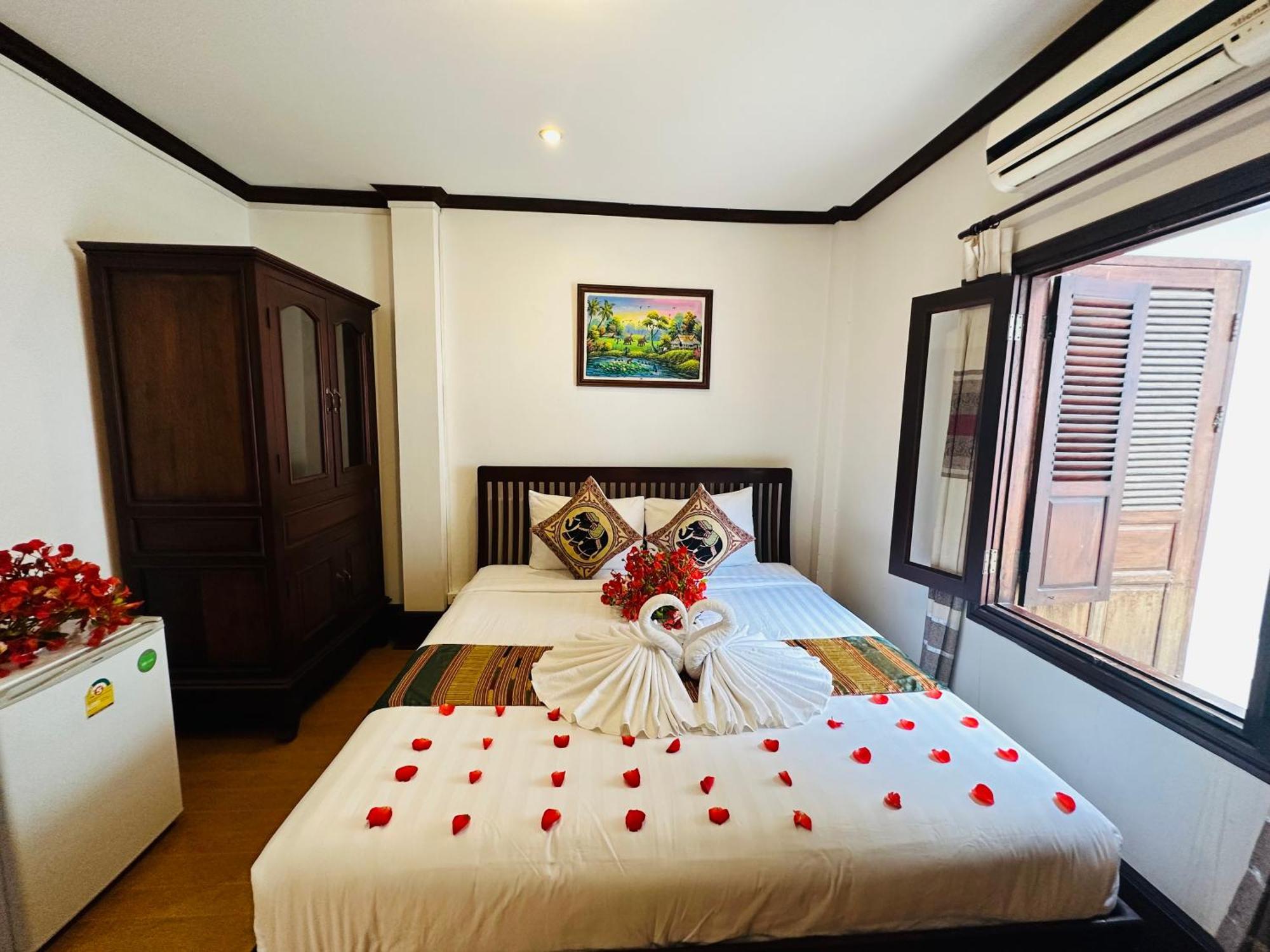 Thatsaphone Hotel Luang Prabang Bagian luar foto